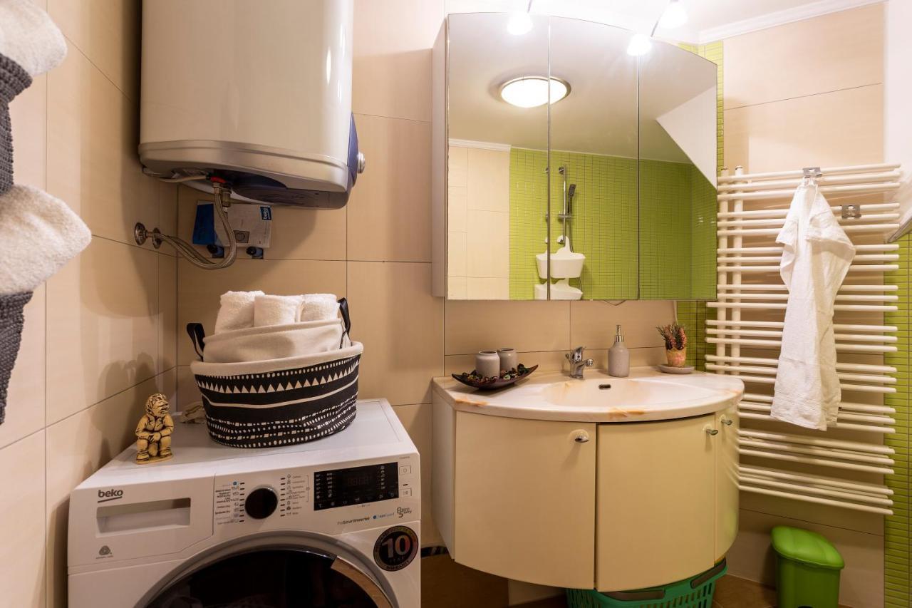 Apartma Ember *